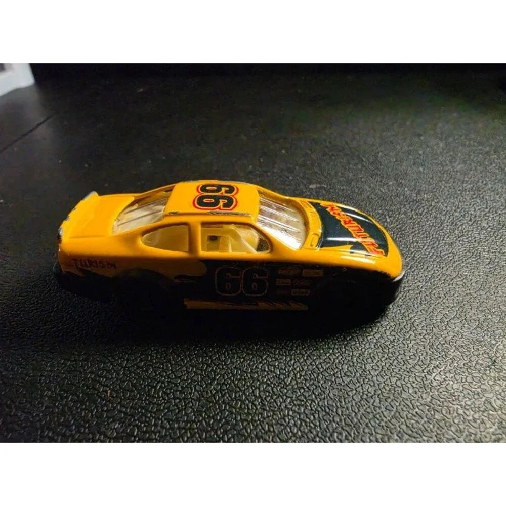 Lot of 5 Diecast Toy Vehicles Tomica Matchbox Trucks Police Race Car Mixed